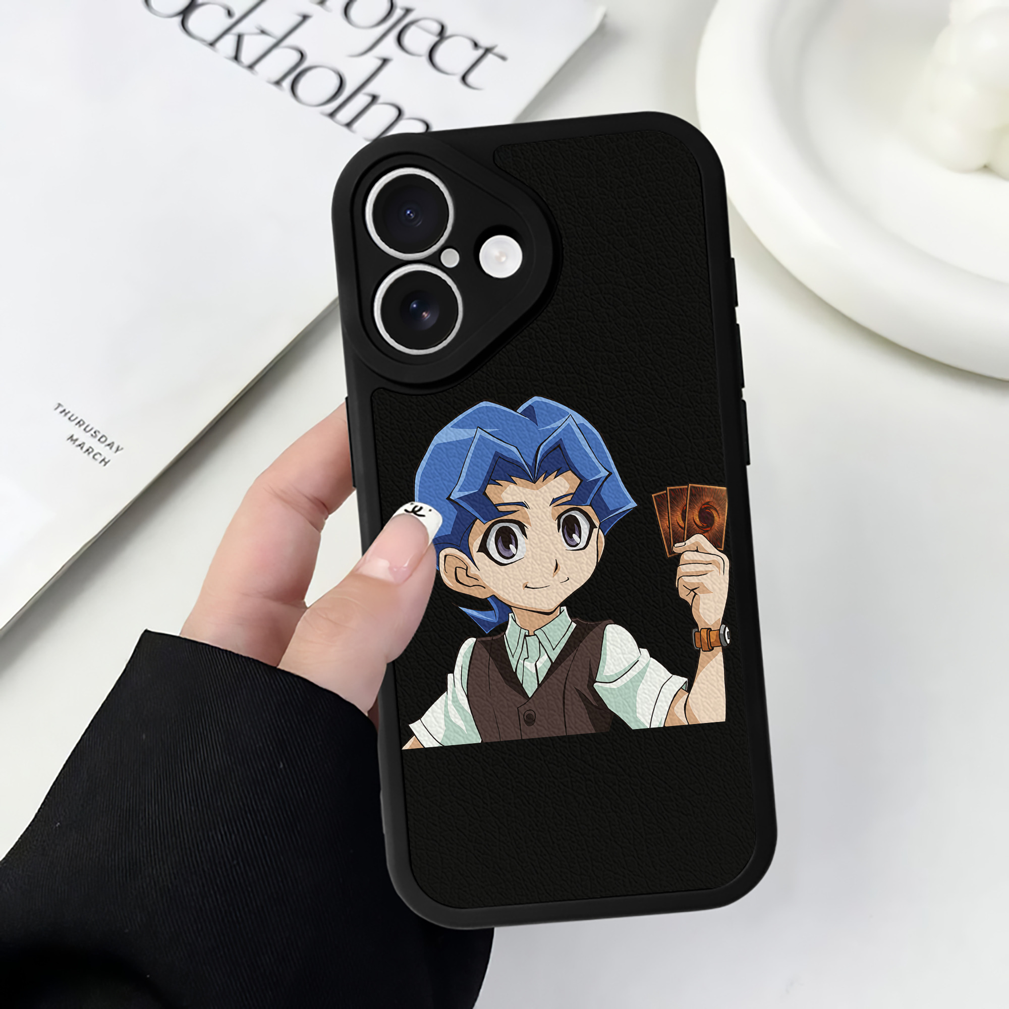 遊☆戯☆王 Yu-Gi-Oh! 【iPhone 16シリーズ対応】シリコンスマホケース（レザー調） 材質：シリコン